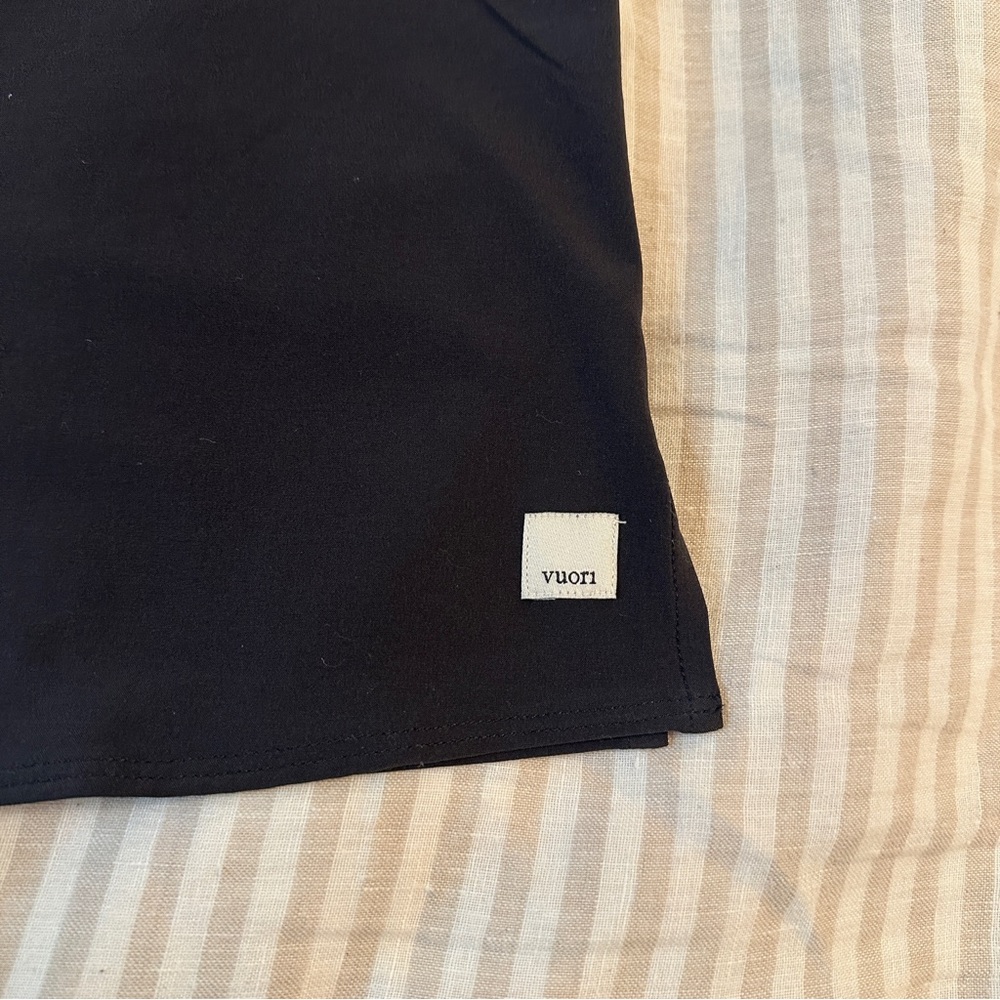NWOT Vuori Camisole - Picture 2 of 5